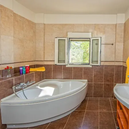 Villa Lourdas View *